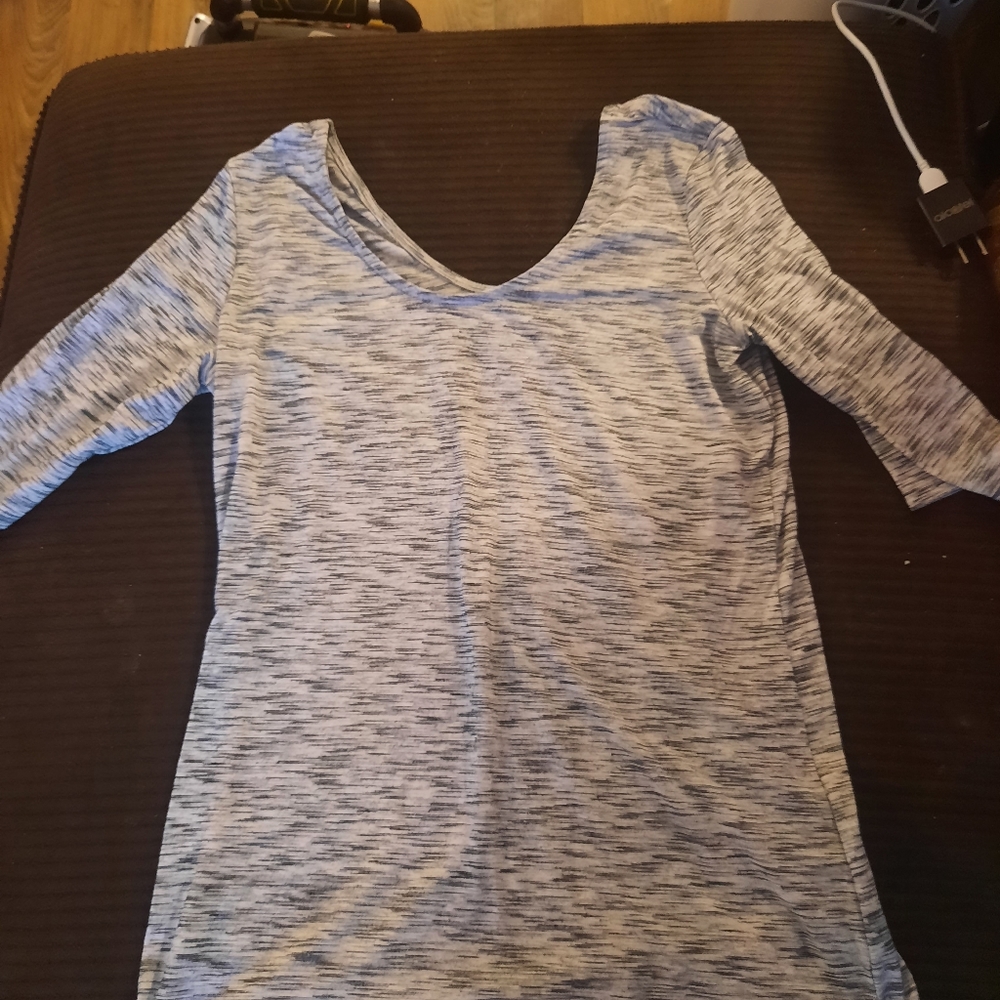 Girls xlarge, womans small tretchy 3/4 sleeve form fitted